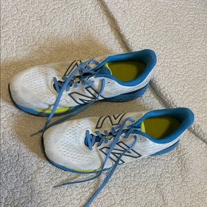 New Balance 880 Fresh foam light gray and Blue Athletic Sneakers